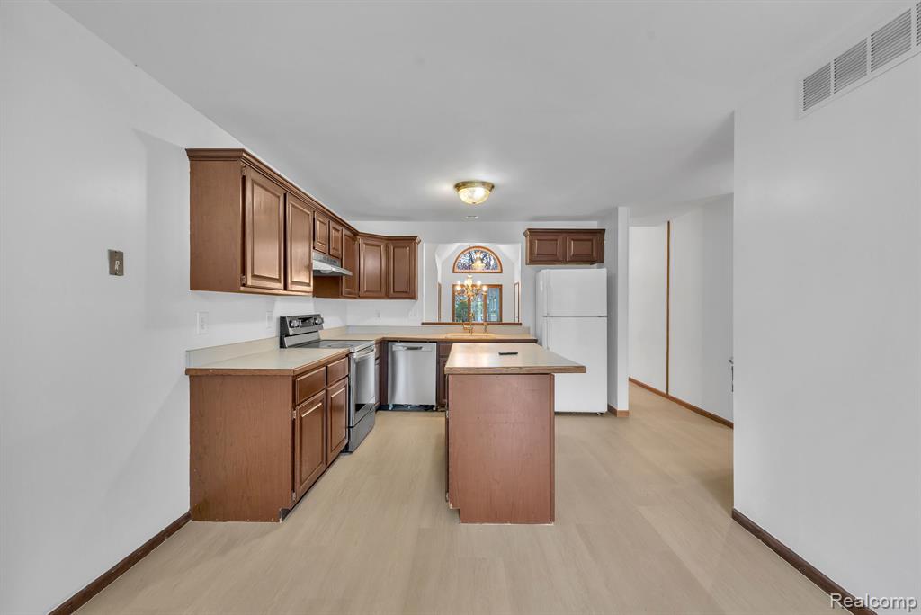 852 N Beech Daly Road, Dearborn Heights, MI 48127 — Photo 14