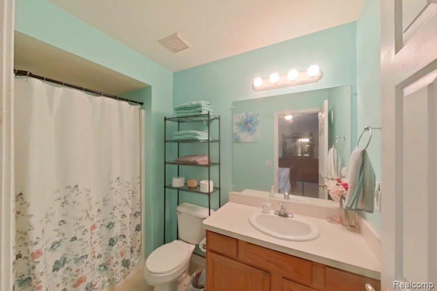 8883 Redstone Drive, 2, Pinckney, MI 48169 — Photo 17