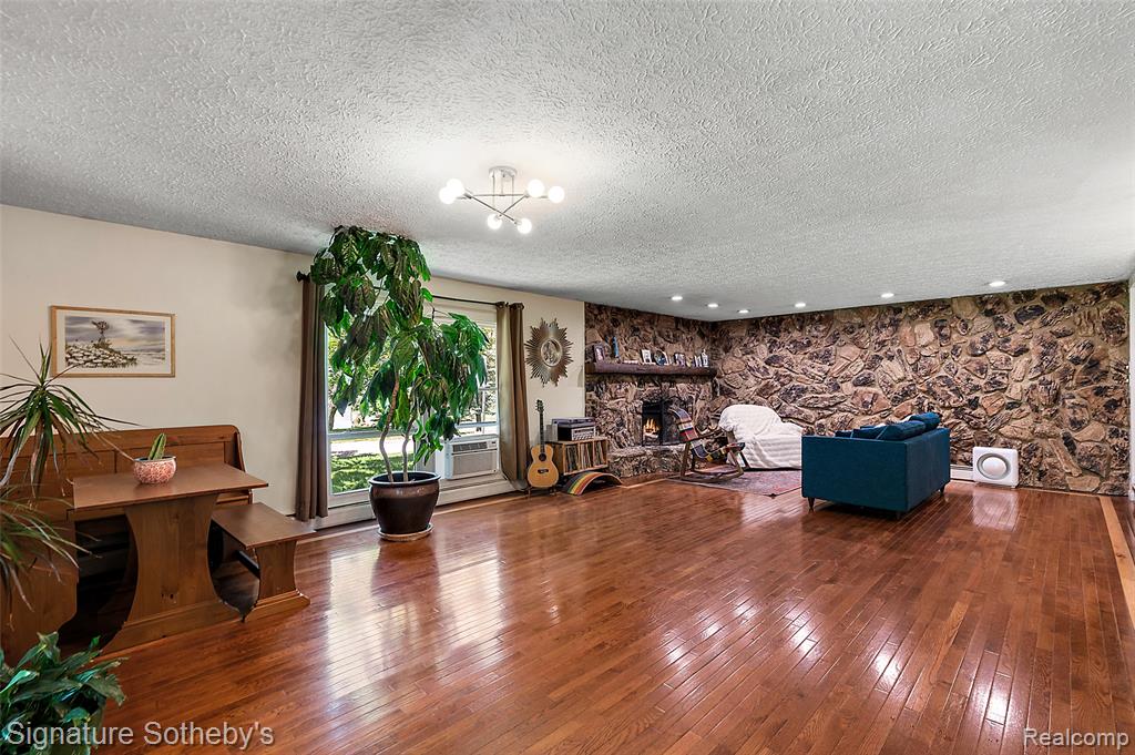6694 Lierman Road, Imlay City, MI 48444 — Photo 3