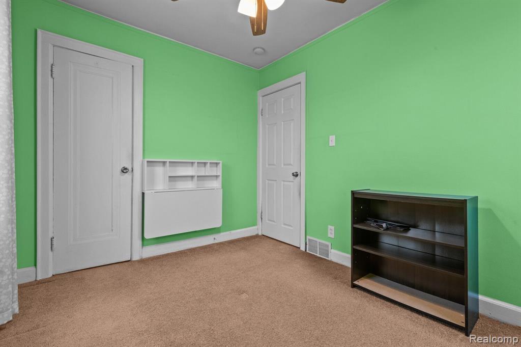 6838 HARTWELL Street, Dearborn, MI 48126 — Photo 17