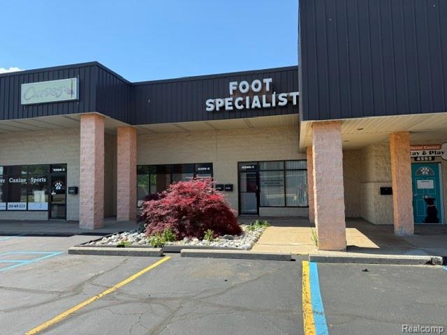 4396 Dixie Hwy, Waterford, MI — Photo 2
