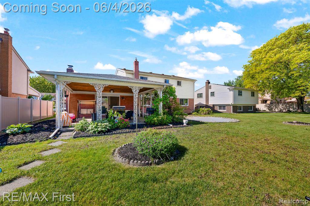 26376 Lawrence Drive, Dearborn Heights, MI 48127 — Photo 5