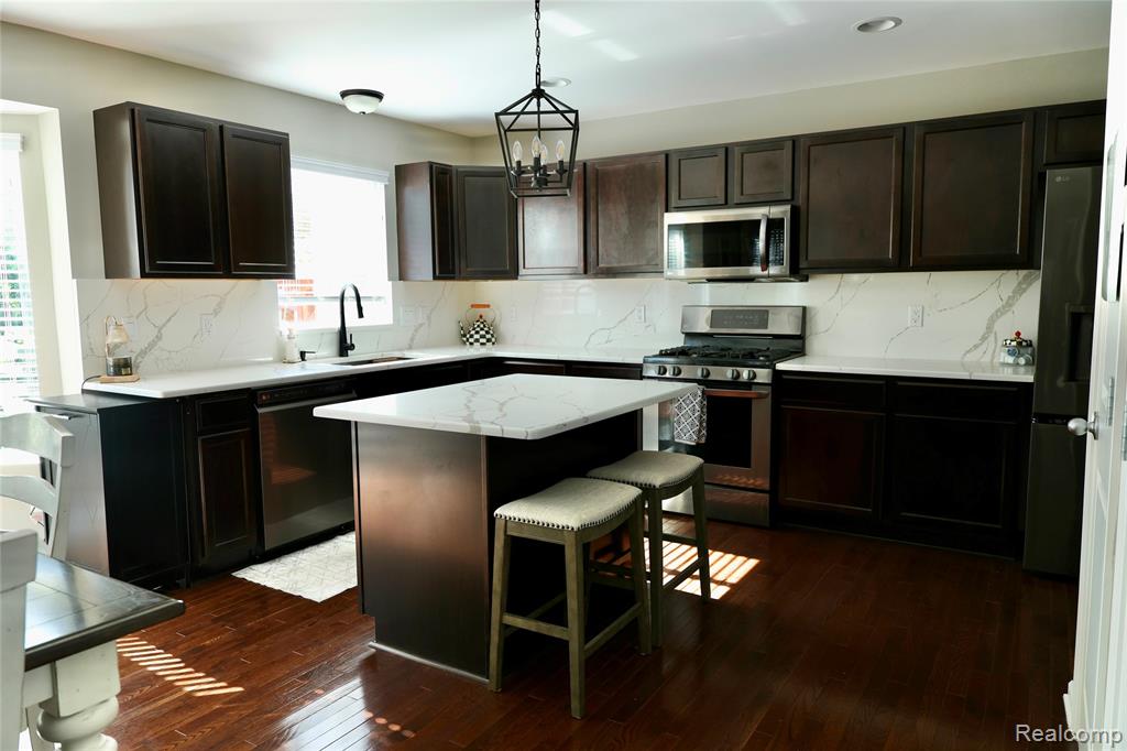 9292 Liberty Court, Livonia, MI 48150 — Photo 9