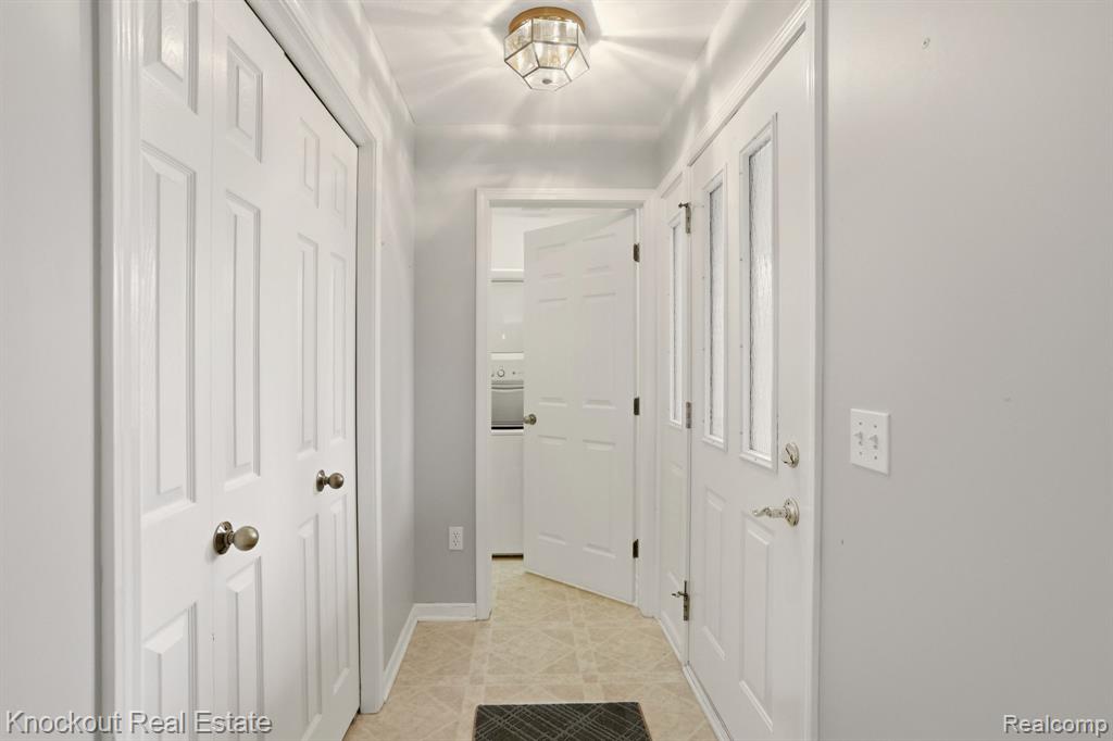 2 Wilshire Drive, Frankenmuth, MI 48734 — Photo 5