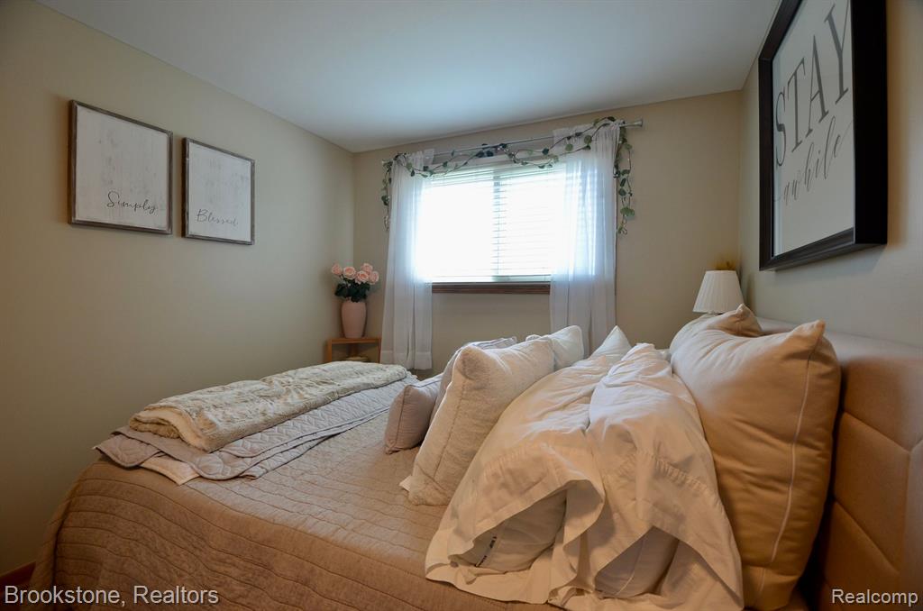 4856 CLINTON WAY Drive, Waterford, MI 48328 — Photo 49