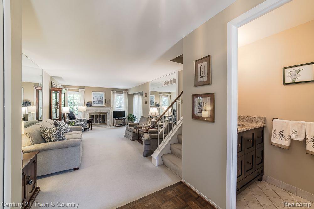 5395 BREEZE HILL, Troy, MI 48098 — Photo 16