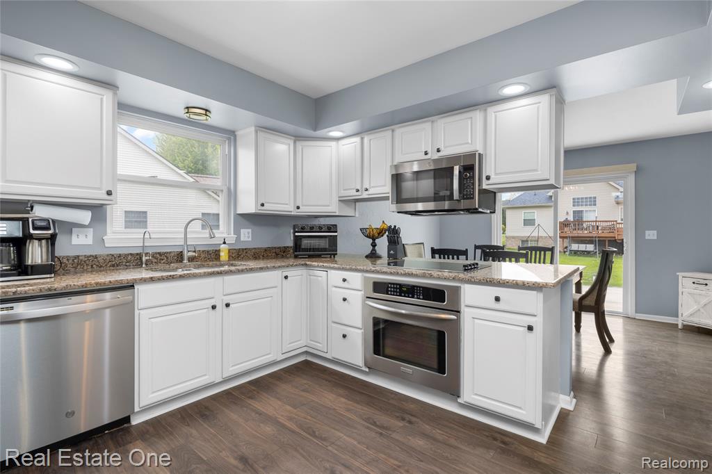 16222 Pine Lake Forest Court, Linden, MI 48451 — Photo 21