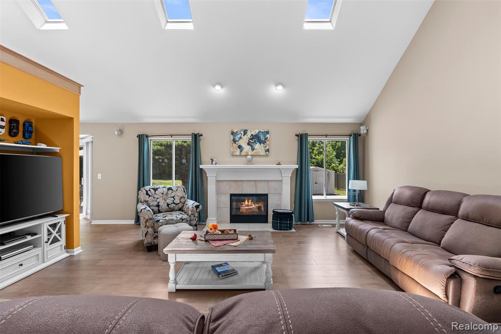 19550 Shorecrest Drive, Clinton Twp, MI 48038 — Photo 13
