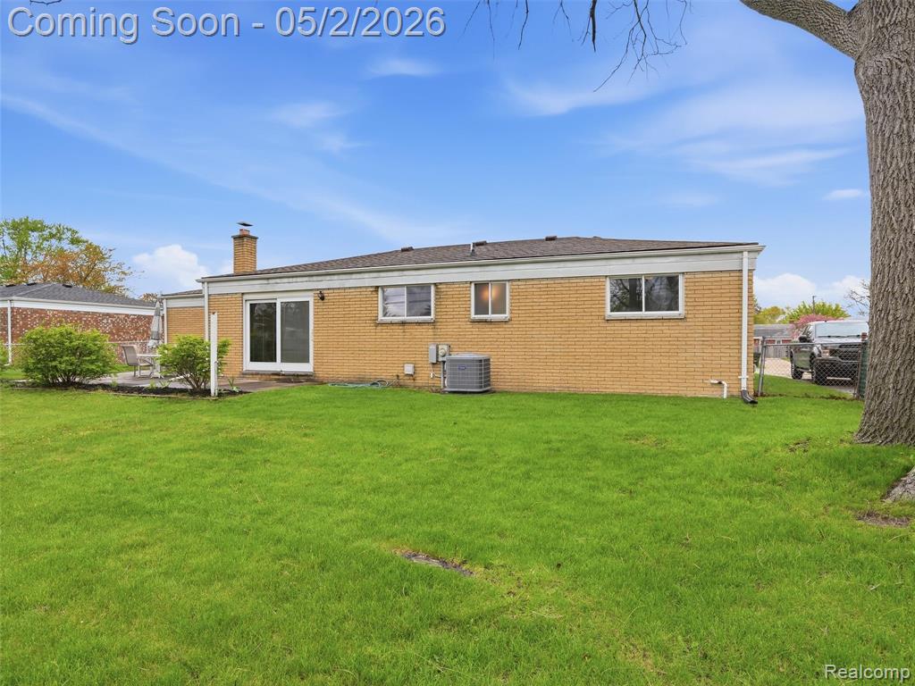 8618 Alwardt Drive, Sterling Heights, MI 48313 — Photo 34