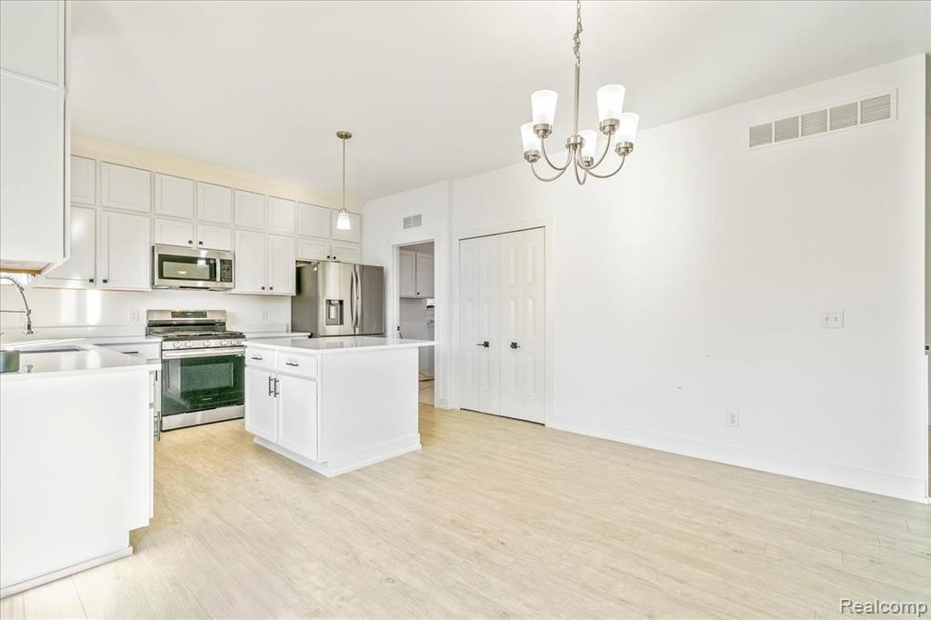 8319 Beatrice, Westland, MI — Photo 13