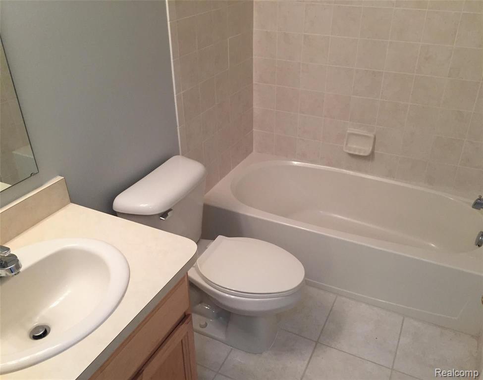 27102 CHANTEL, Walled Lake, MI 48390 — Photo 9