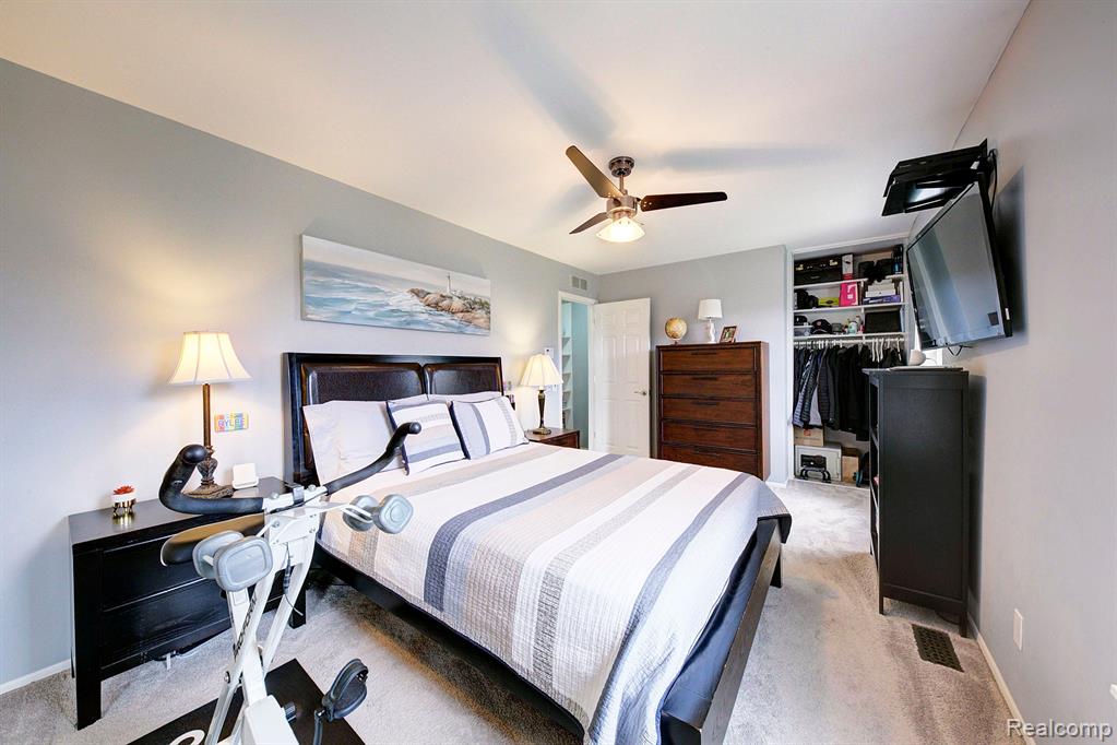 23535 N ROCKLEDGE, Novi, MI — Photo 17
