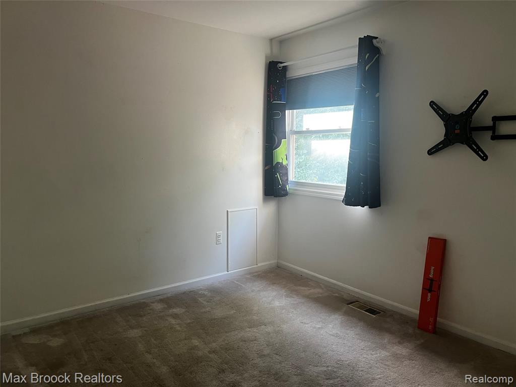 6330 Odessa Drive, West Bloomfield, MI 48324 — Photo 8