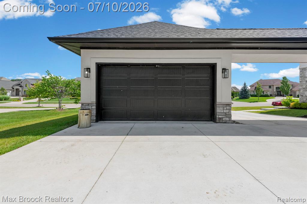 10464 Stoney Point Drive, South Lyon, MI 48178 — Photo 62