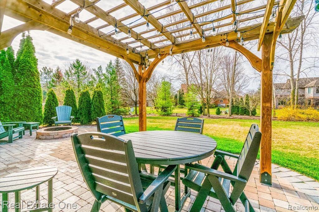 48025 E OXFORD Court, Canton, MI 48187 — Photo 17