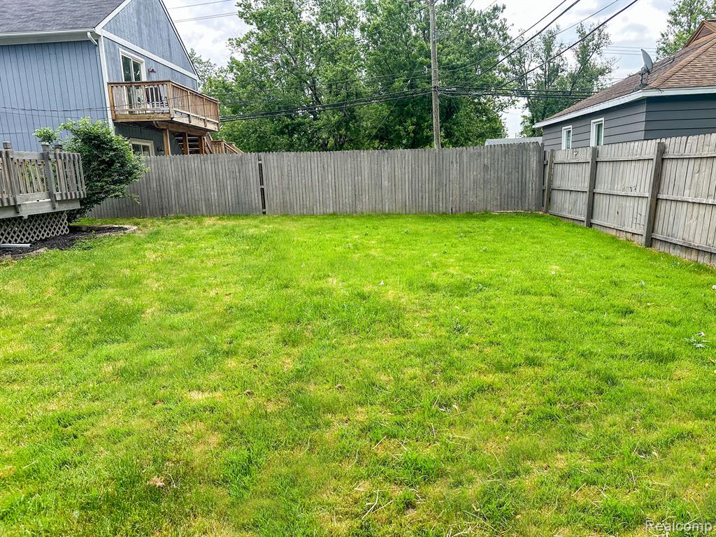 4013 CHENLOT Lane, Waterford, MI 48328 — Photo 29