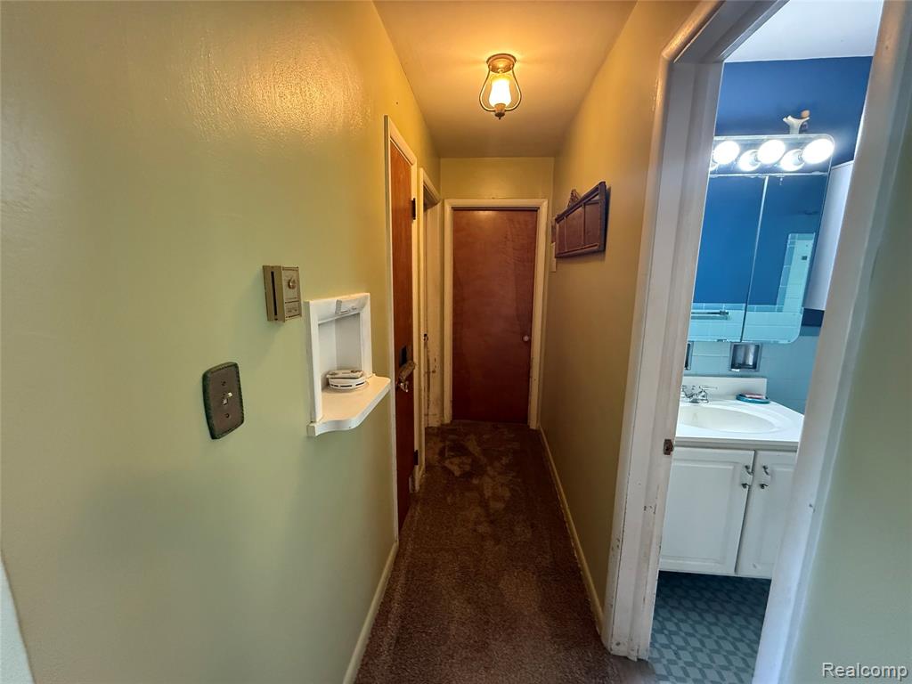 4204 Weston Drive, Burton, MI 48509 — Photo 12