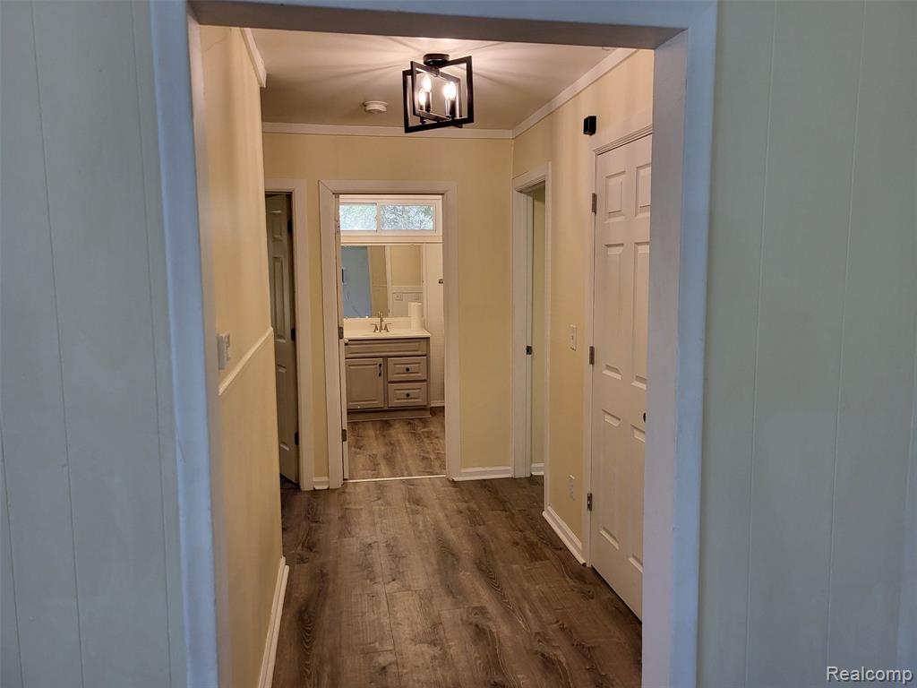 477 Crediton Street, Lake Orion, MI 48362 — Photo 13