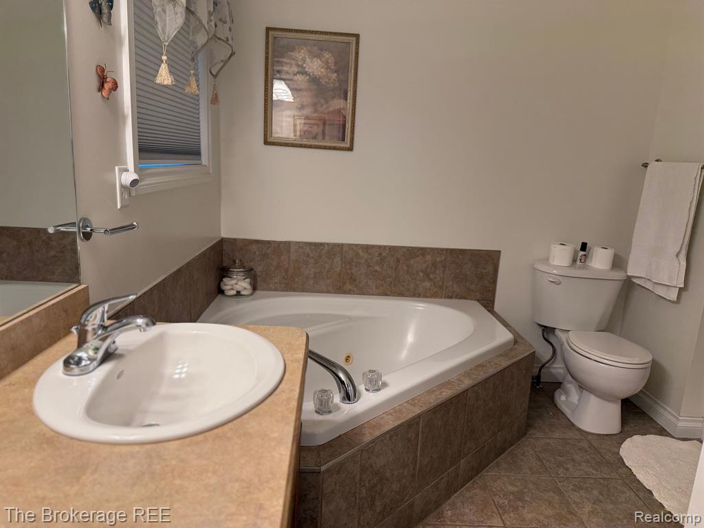 9133 PEMBROOK Drive, Davison, MI 48423 — Photo 9