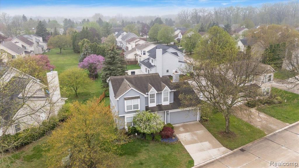47235 SCARLET Drive S, Novi, MI — Photo 50