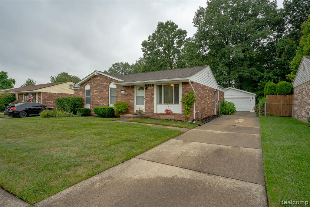 41381 Clayton Street, Clinton Twp, MI 48038 — Photo 4