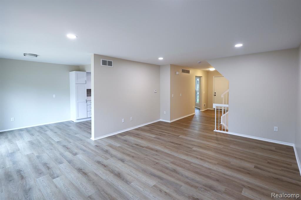 25151 GREENBROOKE Drive, Southfield, MI 48033 — Photo 13