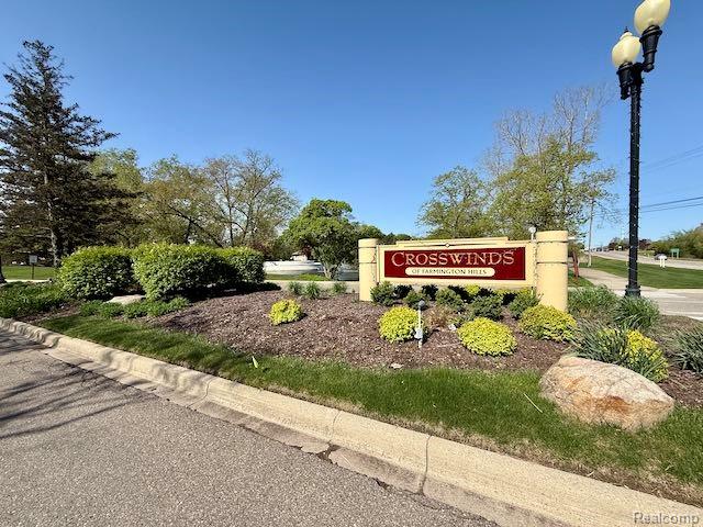 38957 COUNTRY Circle, Farmington Hills, MI 48331 — Photo 30