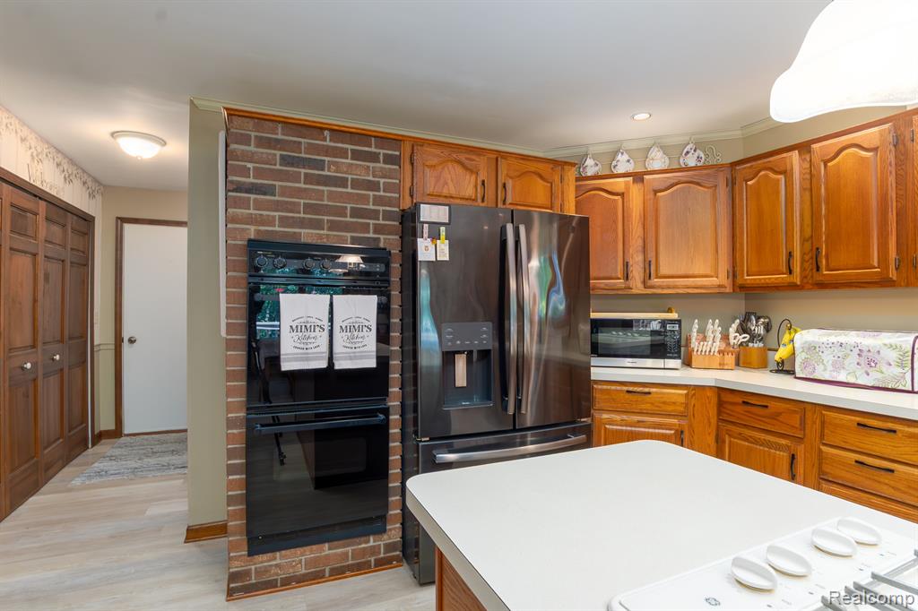 6939 West Ridge Drive, Brighton, MI 48116 — Photo 29