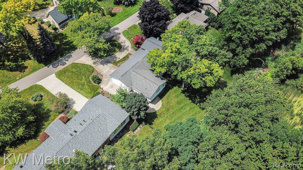 4491 DECKERLAND Street, West Bloomfield, MI 48323 — Photo 33