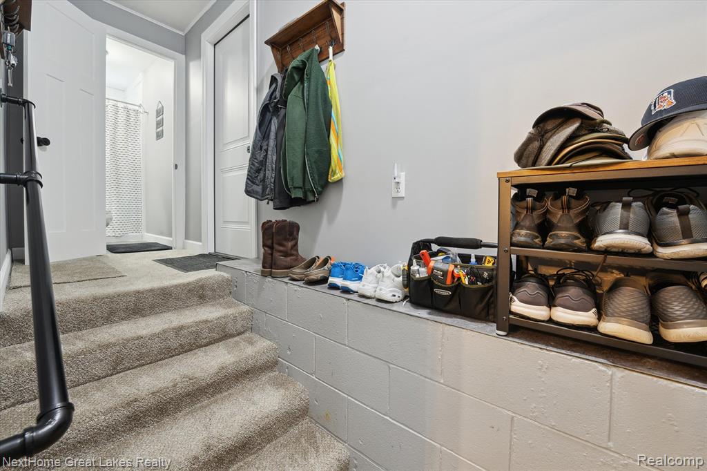4098 Sam Snead Drive, Flint, MI 48506 — Photo 35