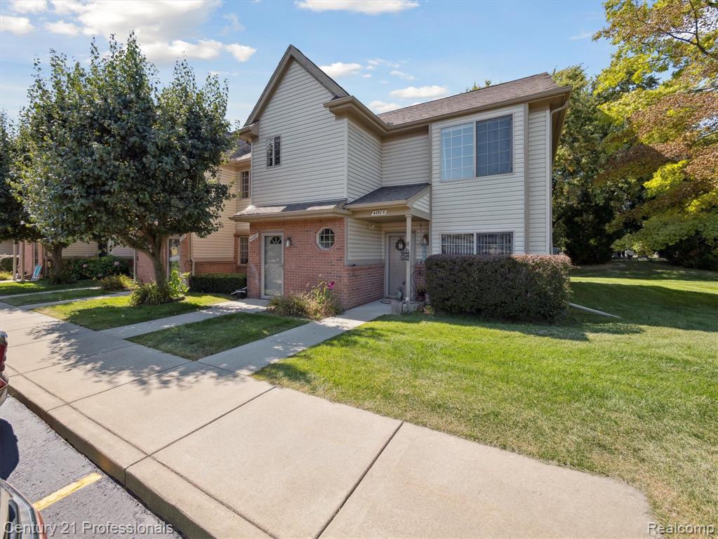 41027 Rose Lane, Clinton Twp, MI 48036 — Photo 2