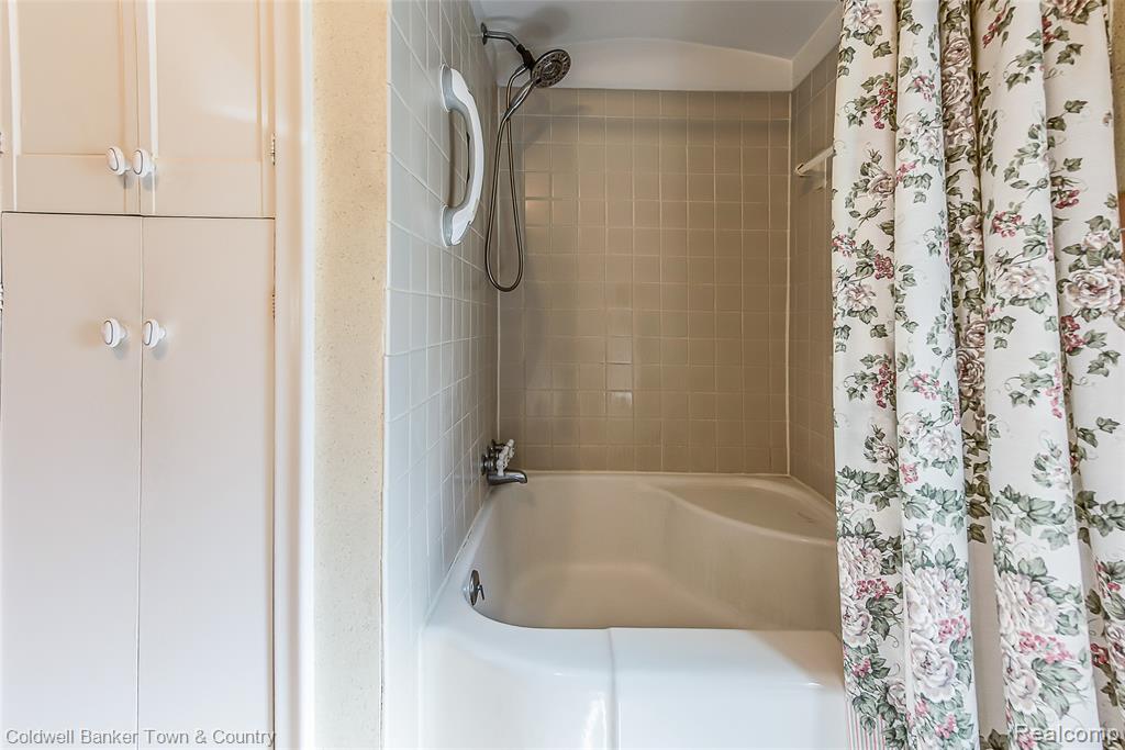 32297 Warren Road, Garden City, MI — Photo 32