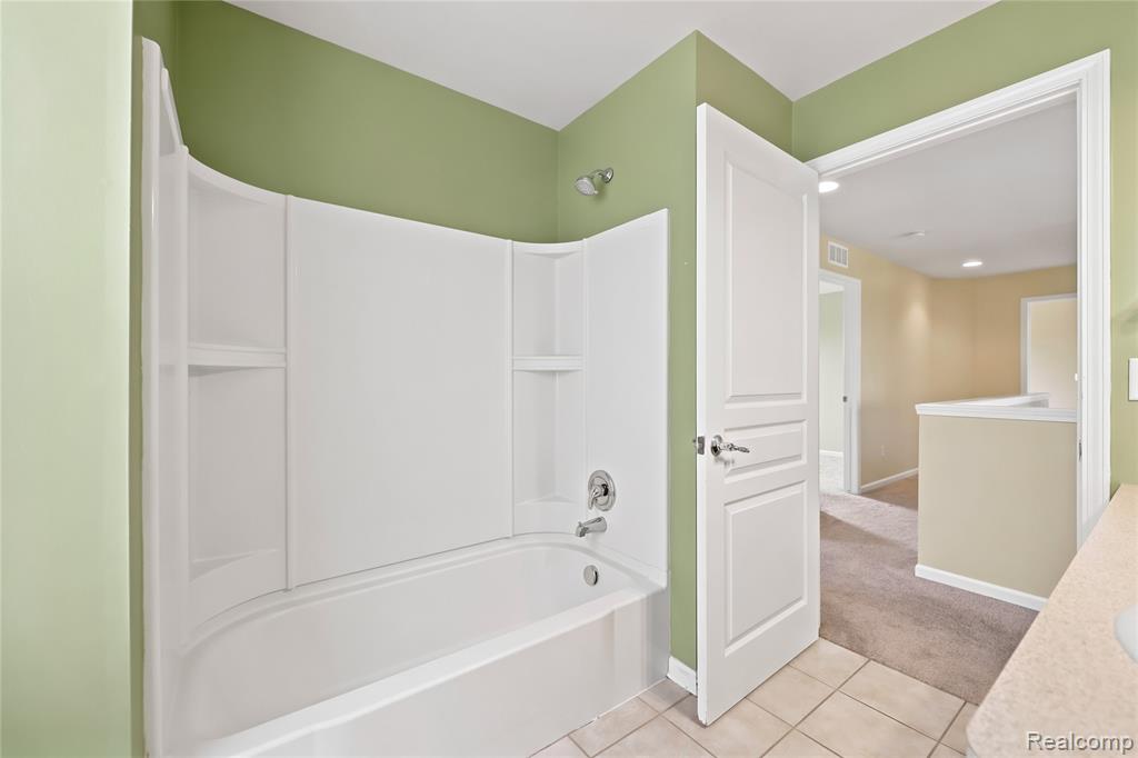 56626 Leeds Lane, Macomb, MI 48042 — Photo 35