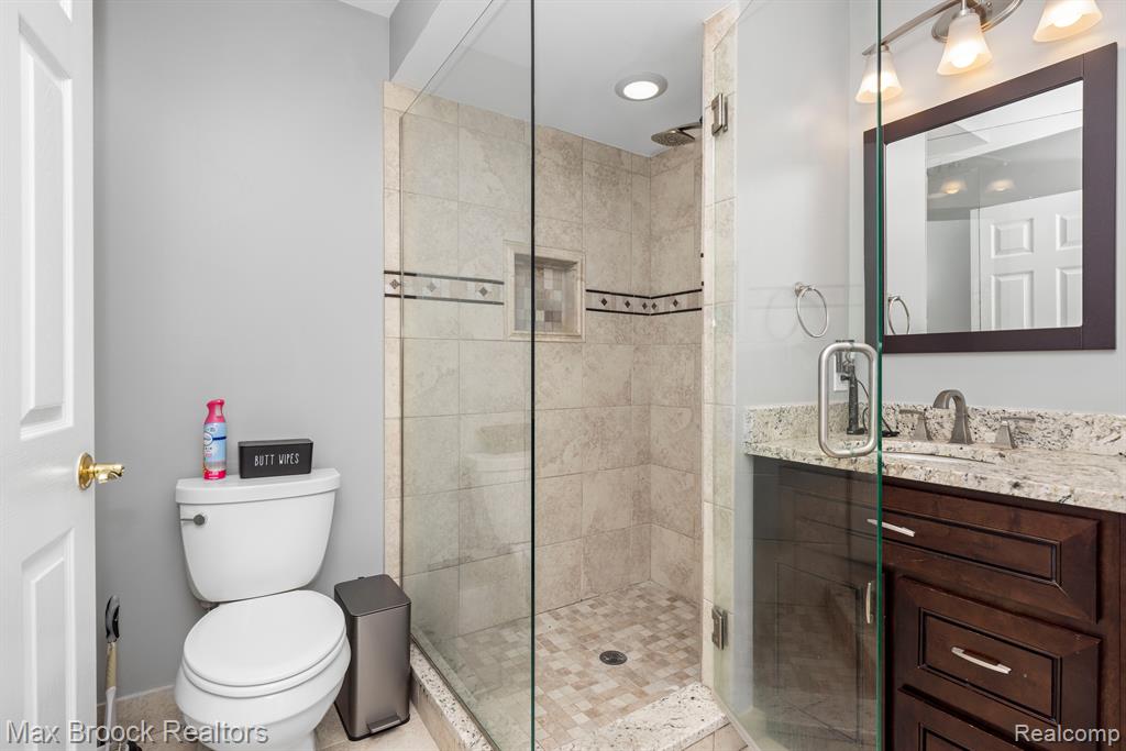 5547 MAPLE LEAF Court, West Bloomfield, MI — Photo 25