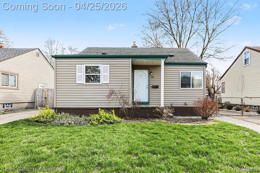 941 W Farnum Avenue, Madison Heights, MI 48071 — front exterior