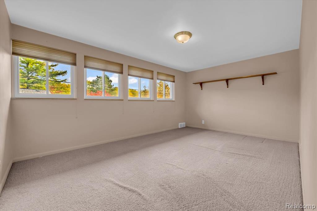 1076 Stratford Lane, Bloomfield Hills, MI 48304 — Photo 15