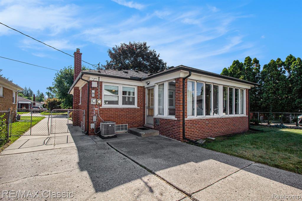 8939 Mercedes, Redford, MI 48239 — Photo 25
