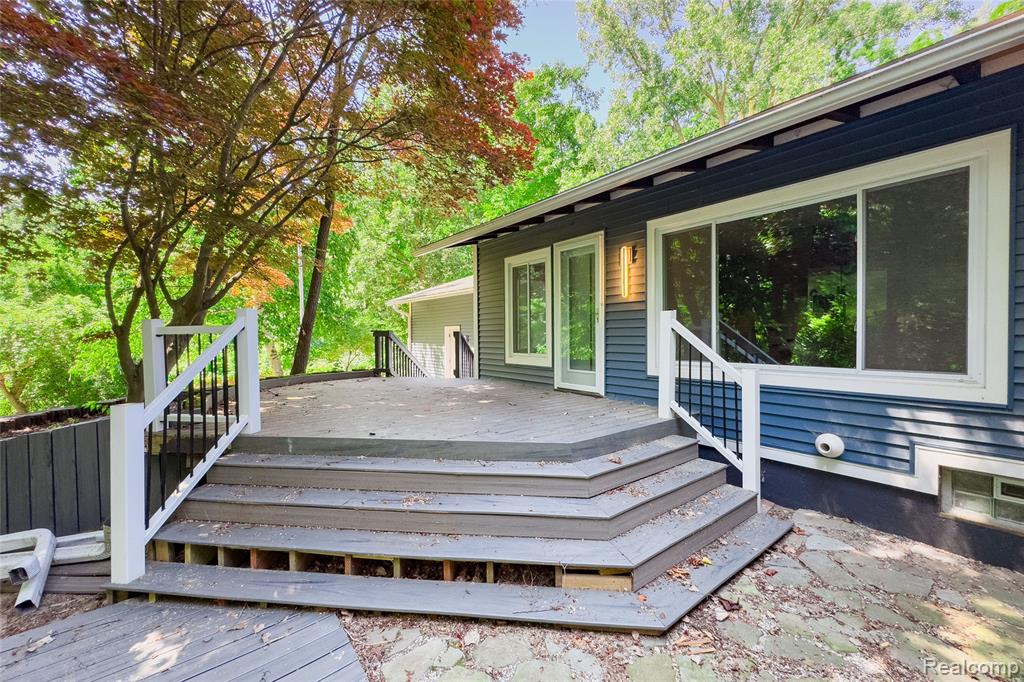 5815 Bloomfield Glens Road, West Bloomfield, MI — Photo 43