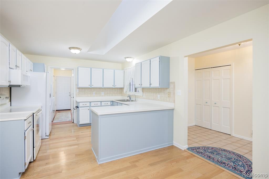 970 Ridge Court, Brighton, MI 48116 — Photo 9