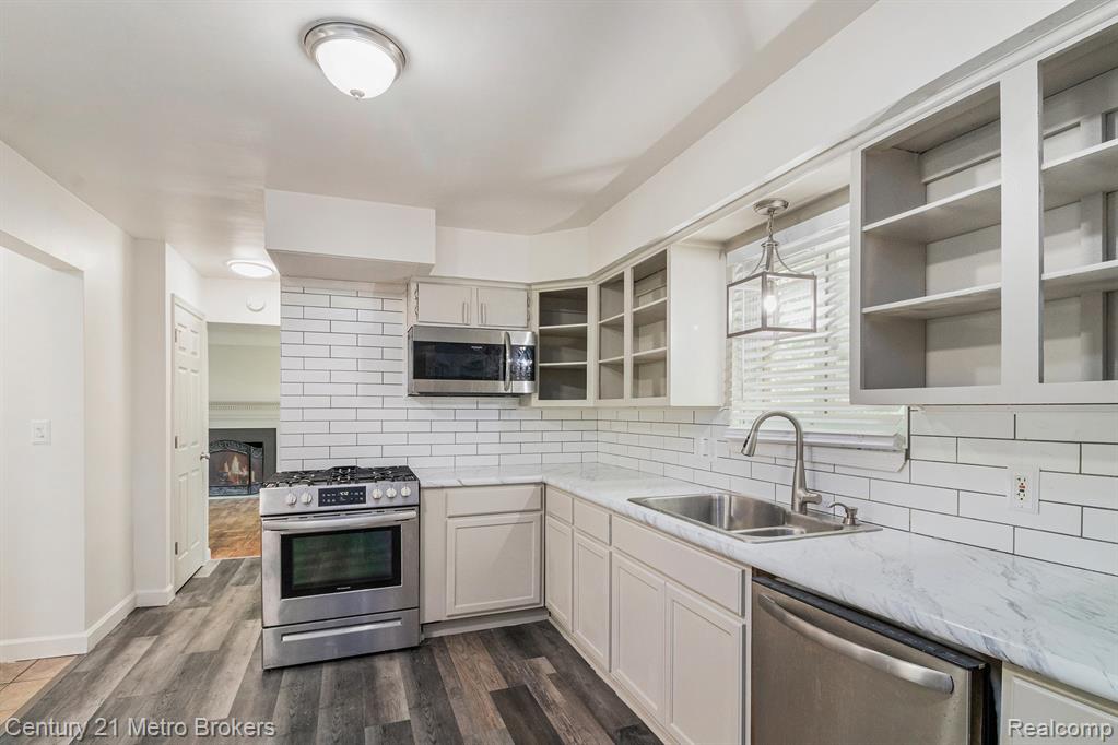 5391 Antoinette Drive, Grand Blanc, MI 48439 — Photo 14