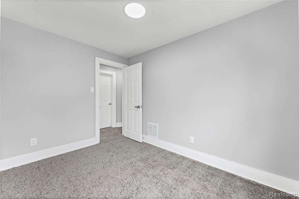9175 Devonshire Road, Detroit, MI 48224 — Photo 16