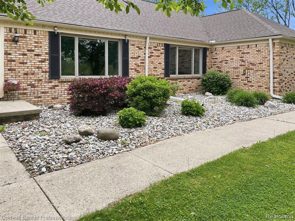 4380 Warwick Circle Drive, Grand Blanc, MI 48439 — Photo 31