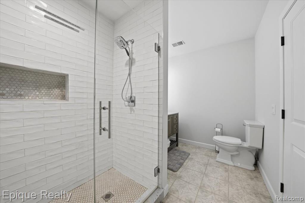 114 Bellevue Avenue, Lake Orion, MI 48362 — Photo 15