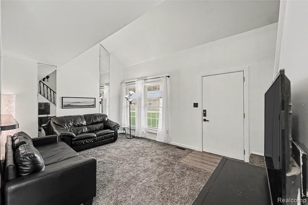 20036 Village Green Court, Brownstown, MI 48183 — Photo 2