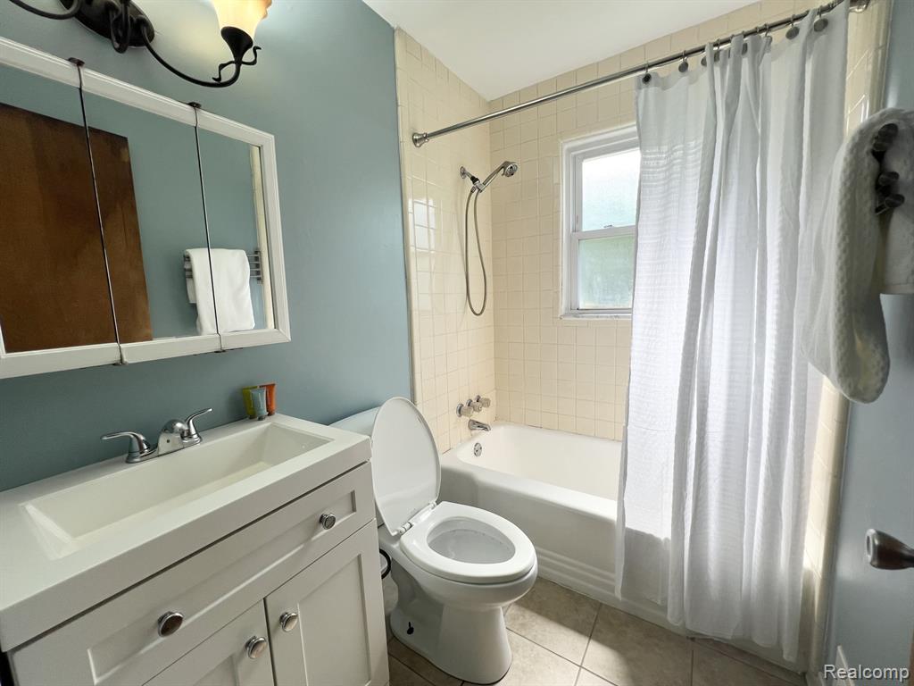 18475 Dalby, Redford, MI 48240 — Photo 10