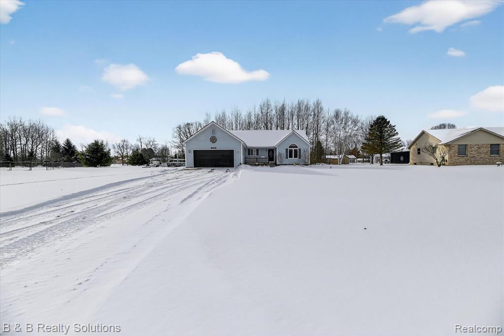 5769 Cobblestone Drive, North Branch, MI 48461 — Photo 4