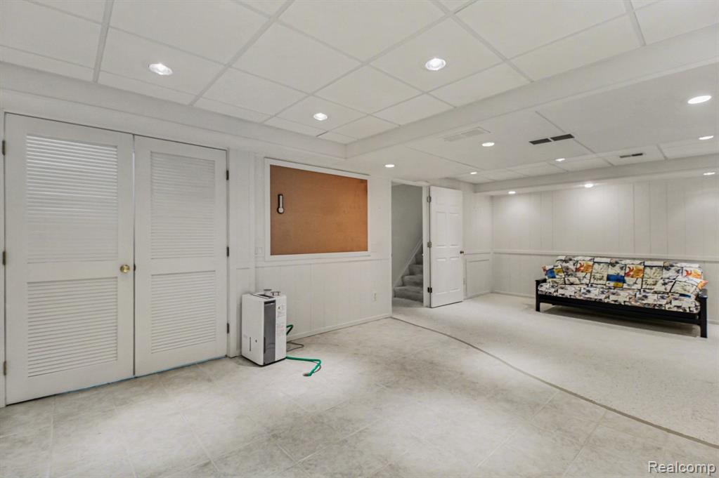 5080 Mirror Lake Court, West Bloomfield, MI 48323 — Photo 28