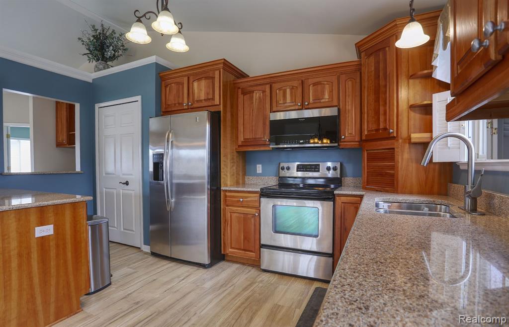 6470 Stonehearth Pass, Grand Blanc, MI 48439 — Photo 9