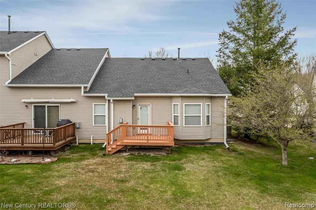 3561 Grove Lane, Auburn Hills, MI 48326 — Photo 32
