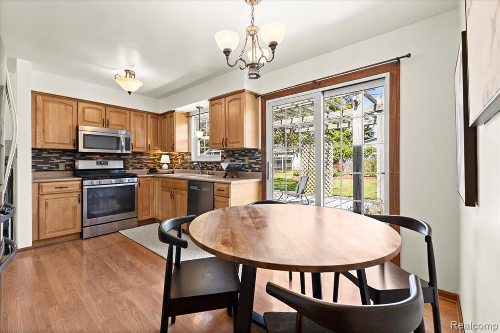 5516 Cleary Drive, Waterford, MI 48329 — Photo 16